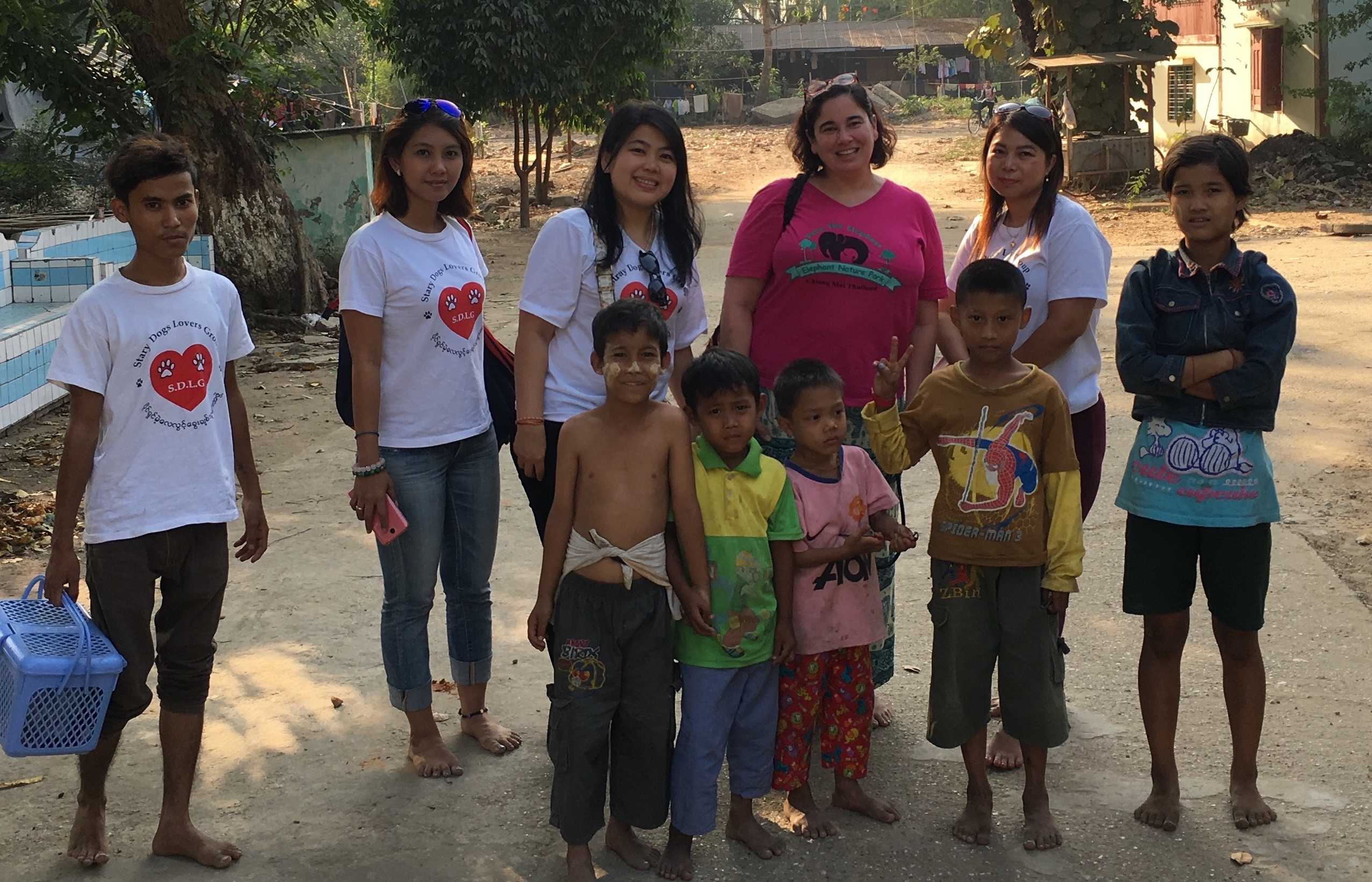 Amy standing with a bunch of volunteers